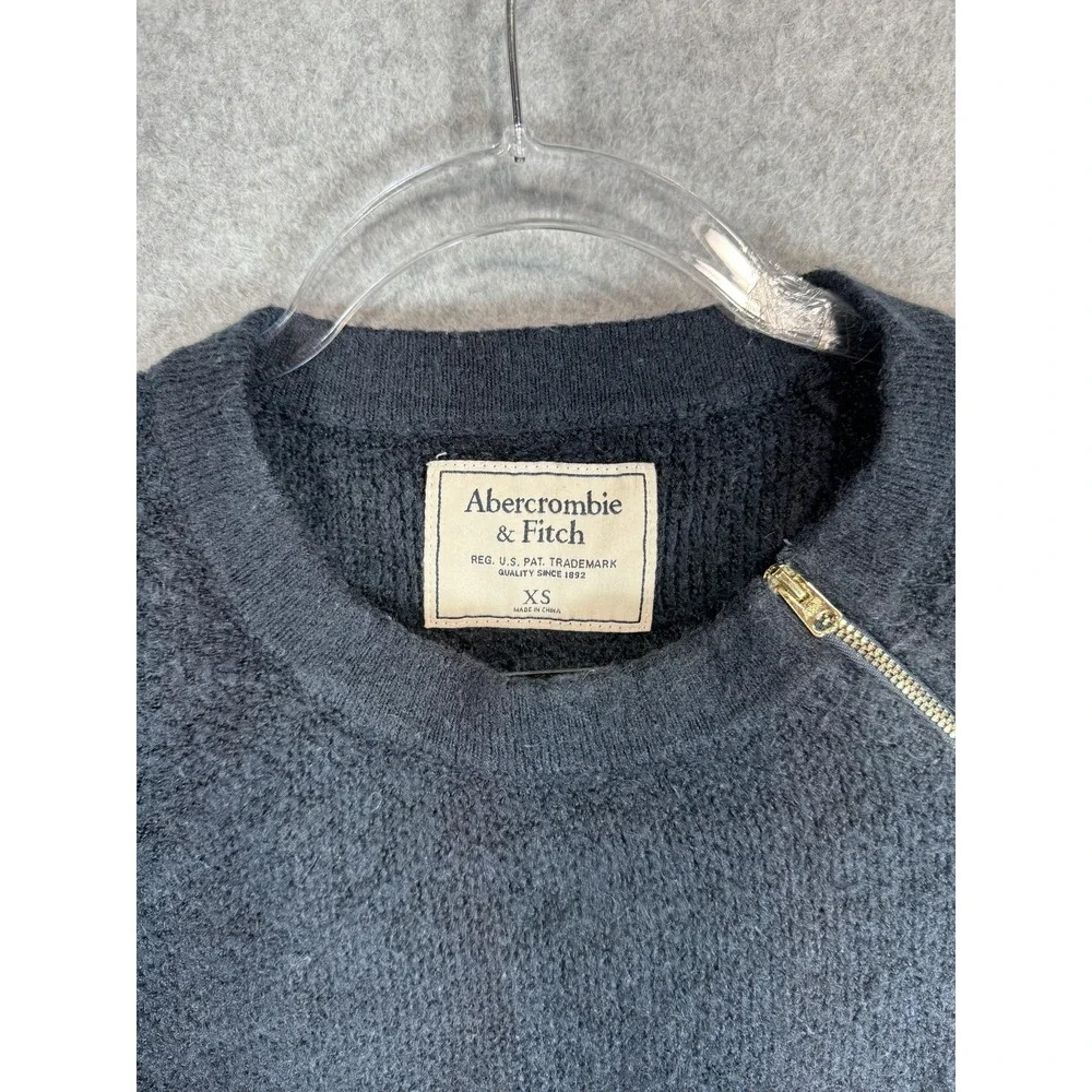 Abercrombie & Fitch Sweater Womens XS Textured Knit Pullover Asymmetrical Zip